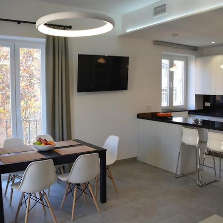 Luminoso Y Moderno Apartamento En El Centro Granada Esterno foto