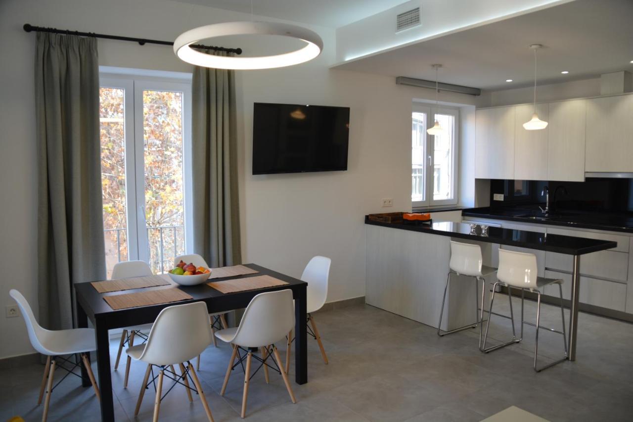 Luminoso Y Moderno Apartamento En El Centro Granada Esterno foto